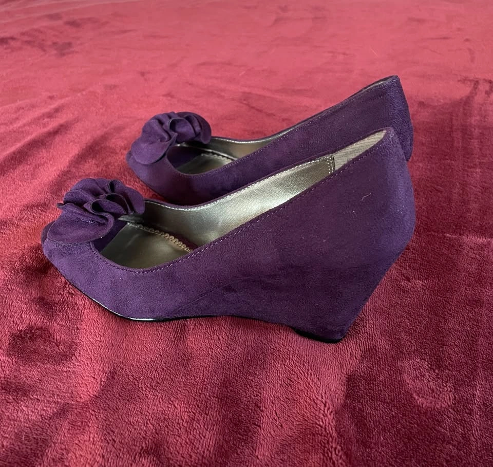 Purple Wedge Heels, size 7.5 - photo 3