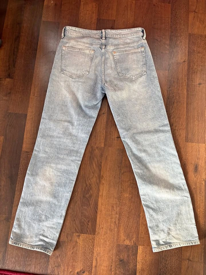 H&M Jeans – Light Wash (31x32) – LIKE NEW