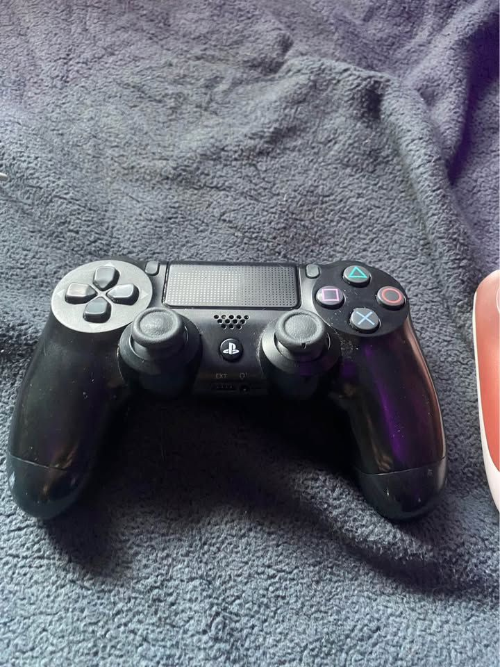 PS4 Slim 500GB + Controllers - photo 2