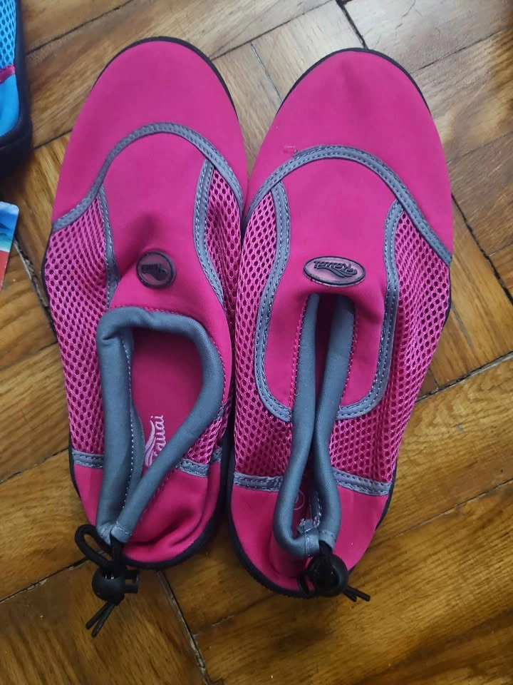 Ladies Aqua Shoes – Size 10 and 9 - photo 3