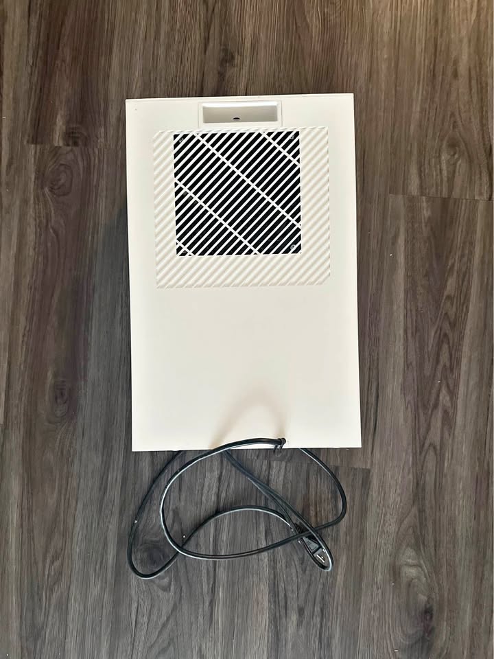 🌬 Air Purifier with HEPA Filter – Works Great
