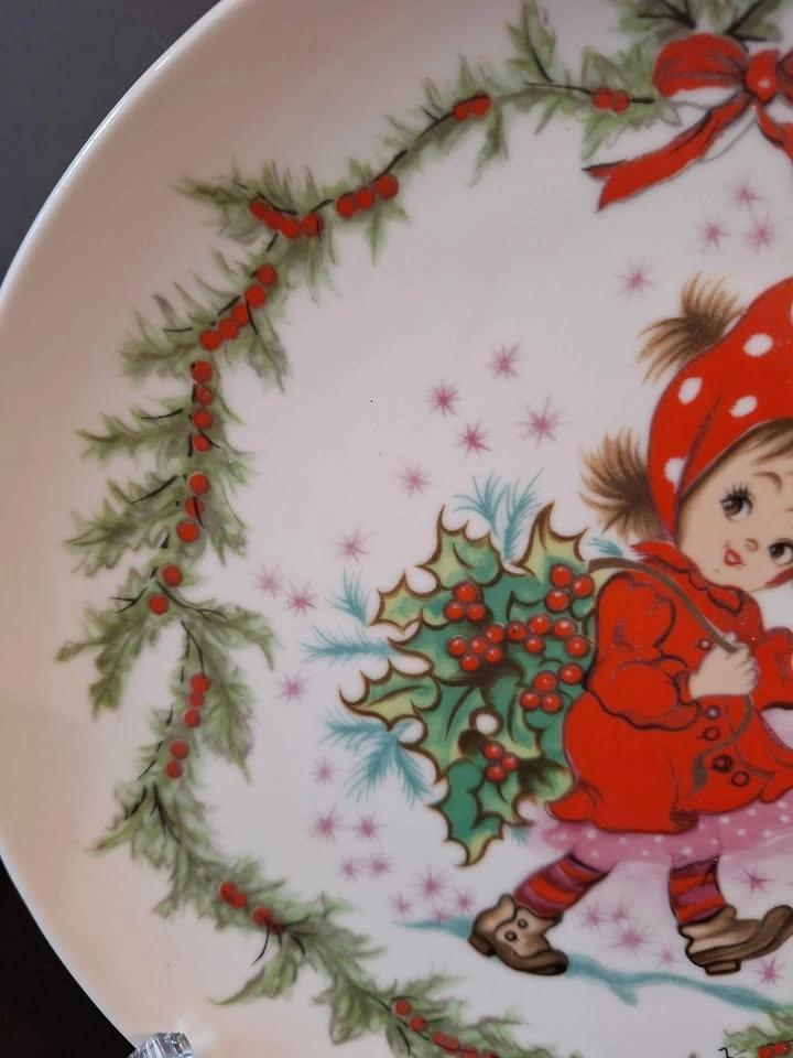Vintage Lefton Hand Painted Christmas Girl Plate 8" 448P Japan - photo 3