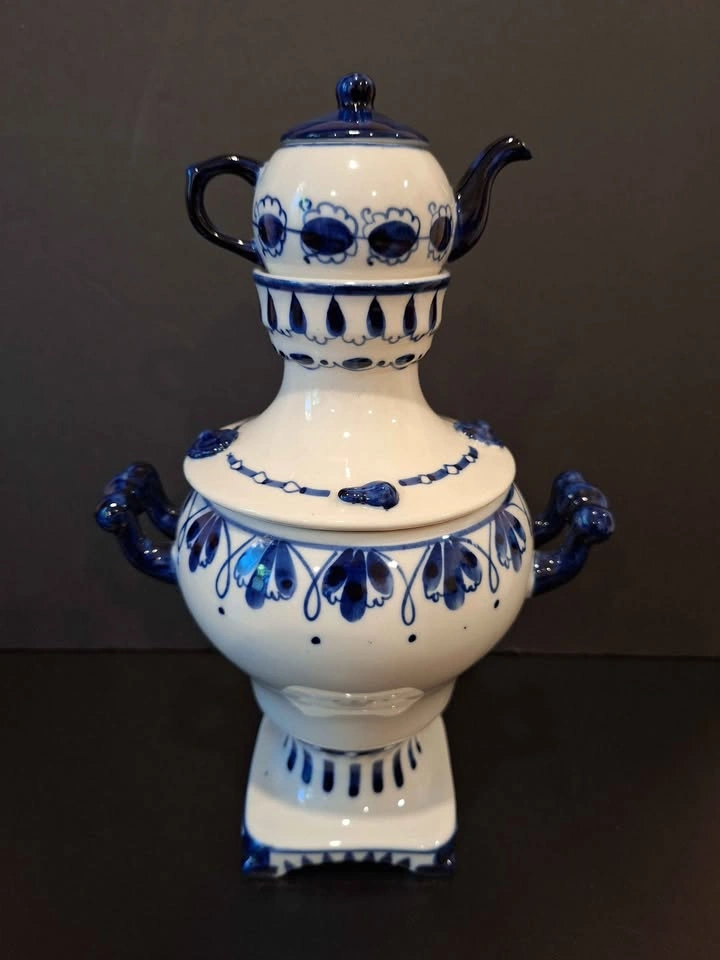 Vintage Russian Gzhel Porcelain Samovar & Teapot Set - photo 3