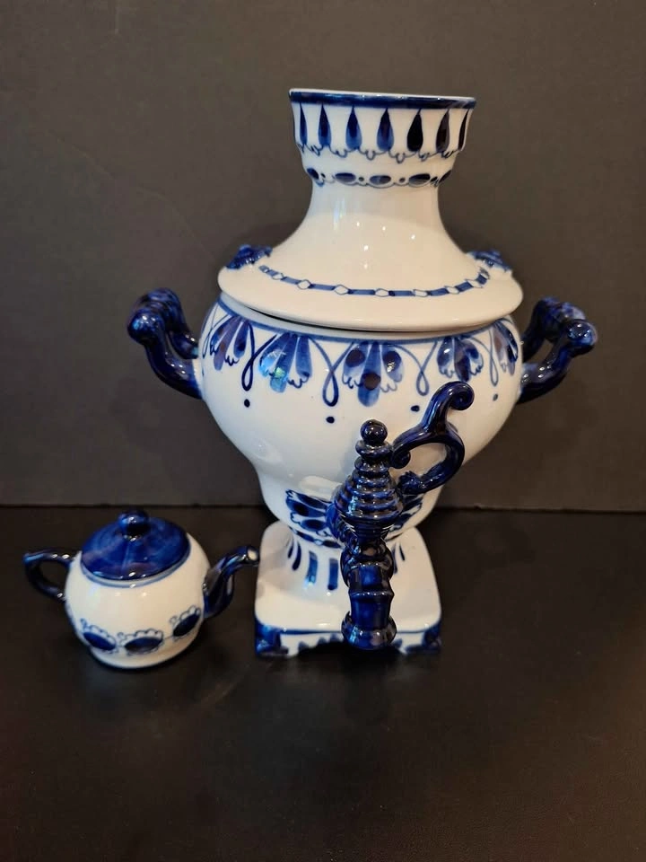 Vintage Russian Gzhel Porcelain Samovar & Teapot Set - photo 4