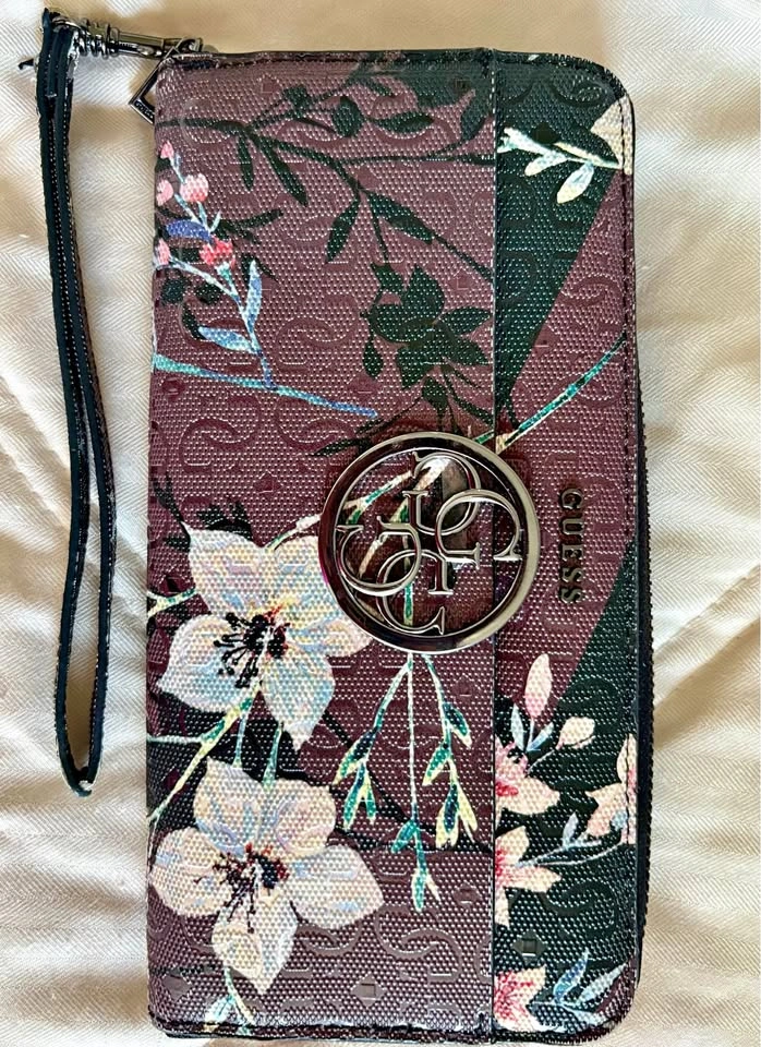 Guess wallet purse