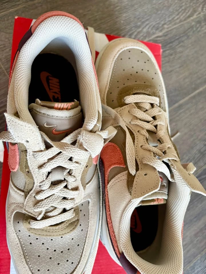 Nike Sneakers - photo 5