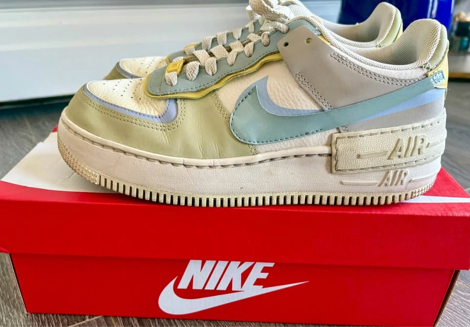 Nike Sneakers - photo 2
