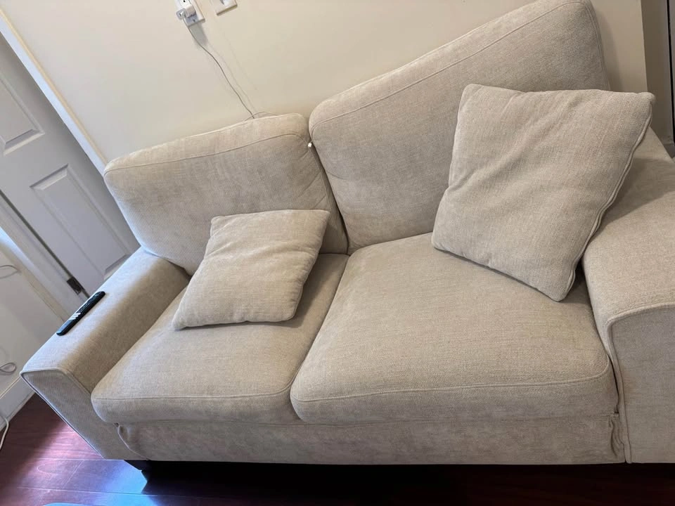 Beige couch - photo 2
