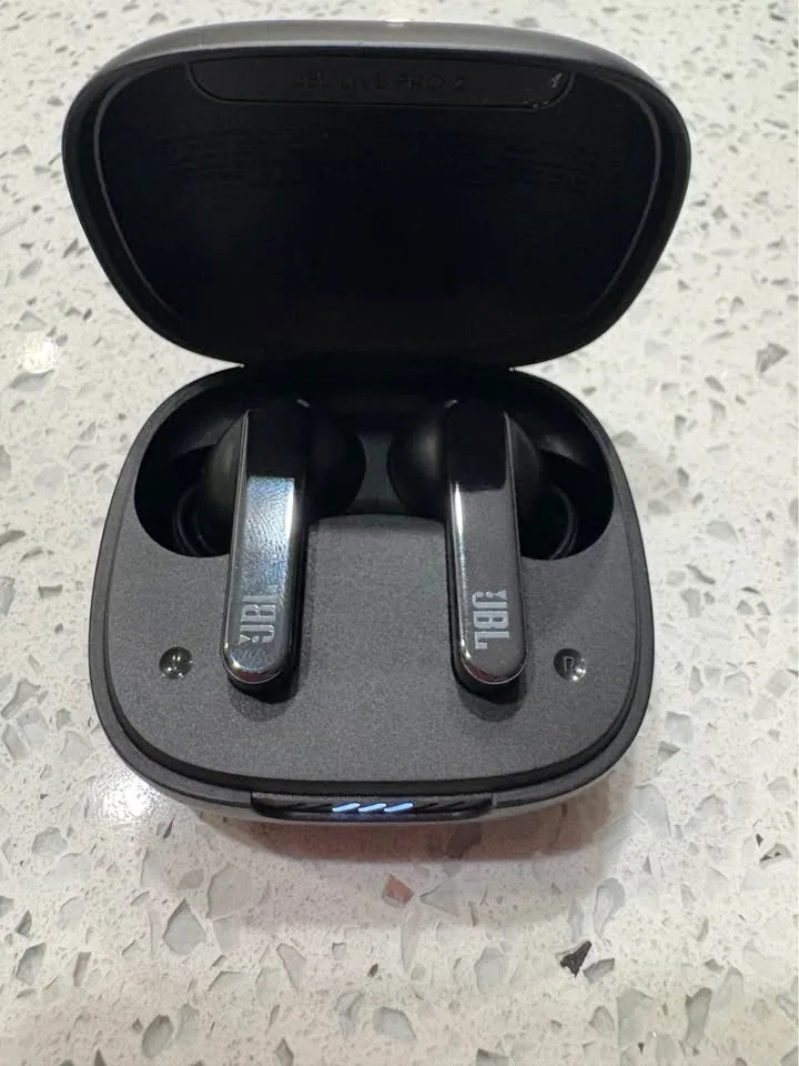 JBL Live Pro 2 True Wireless Noise Cancelling Earbuds. image indicator(2)