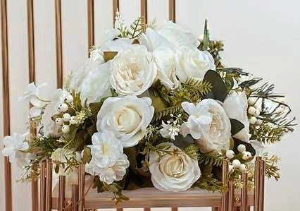 Table centre pieces for rent(flower) 1 piece.
