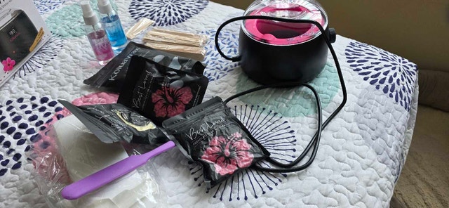 Waxing Kit + FREE Wax Beads & Applicators