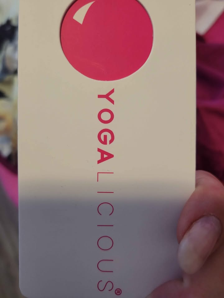 BNWT YOGA FUSHIA COLOUR TOP SIZE MEDIUM - photo 3