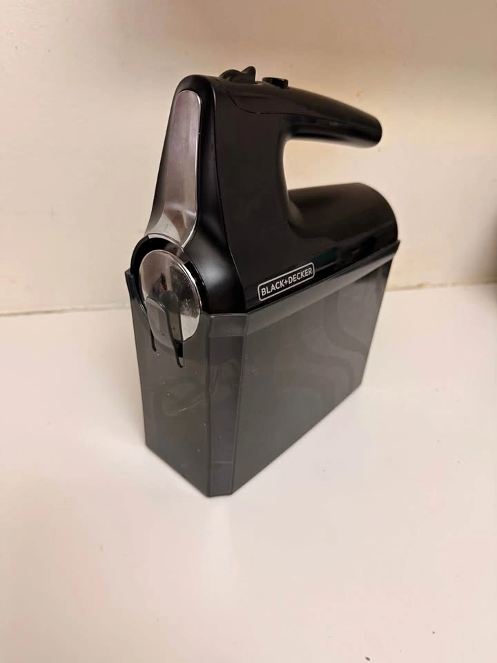 BLACK+DECKER Hand Mixer with Storage Case