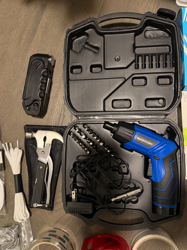 Mastercraft 4V Cordless Screwdriver & Flashlight Combo - photo 2