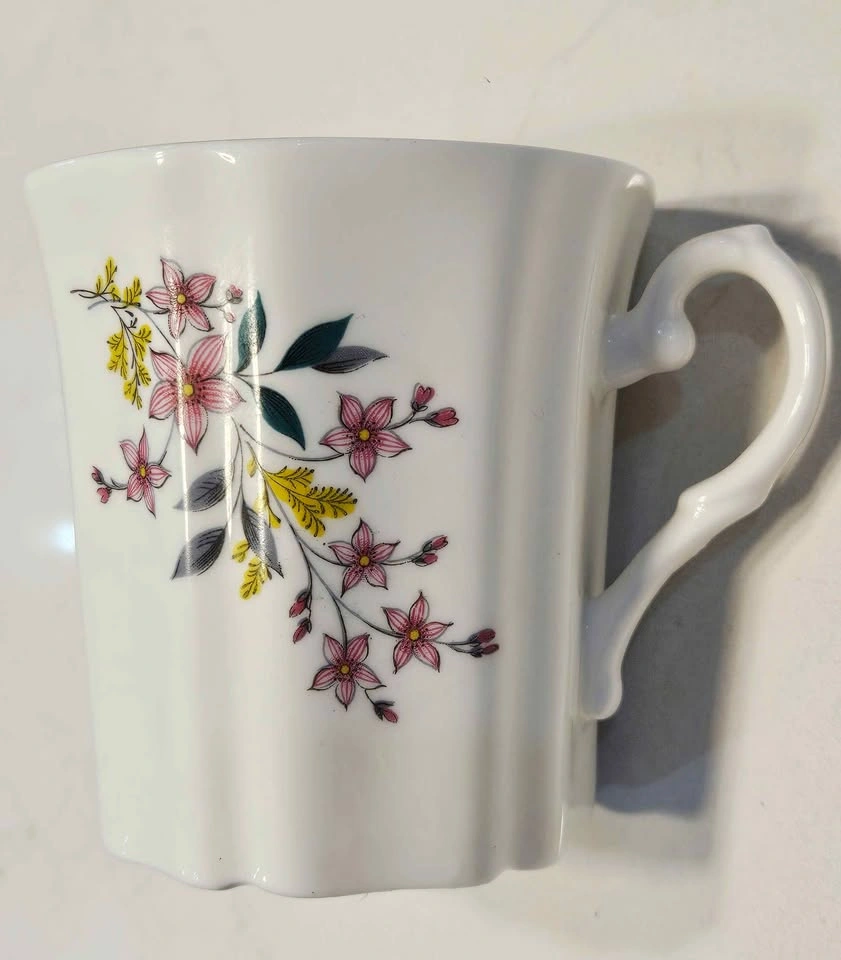 Vintage Royal Grafton Fine Bone China Mug - photo 3