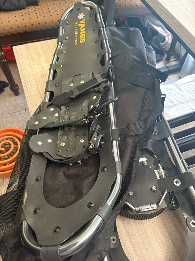 Yanes Snowshoes