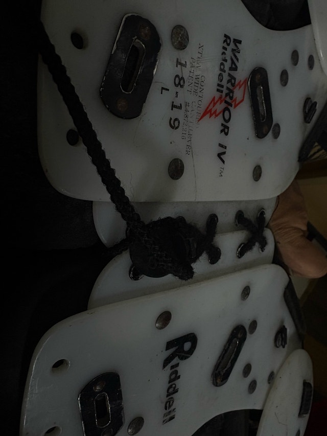 Riddell Warrior IV Shoulder Pads - photo 2