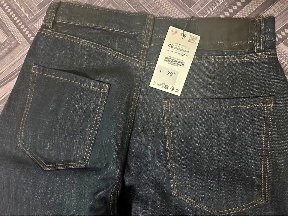 Sealed Zara Men’s Balloon Fit Jeans – Dark Blue –  US 32