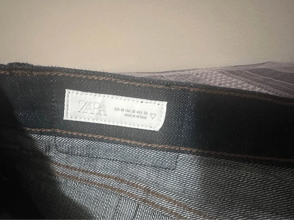 Sealed Zara Men’s Balloon Fit Jeans – Dark Blue –  US 32 - photo 3
