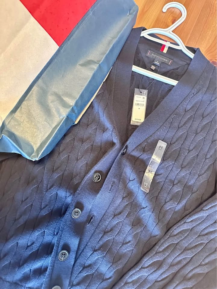 New Tommy Hilfiger Buttoned Sweater | Sealed - photo 2