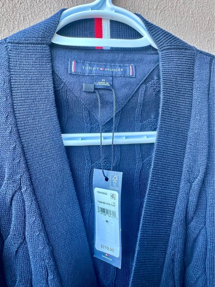 New Tommy Hilfiger Buttoned Sweater | Sealed - photo 3