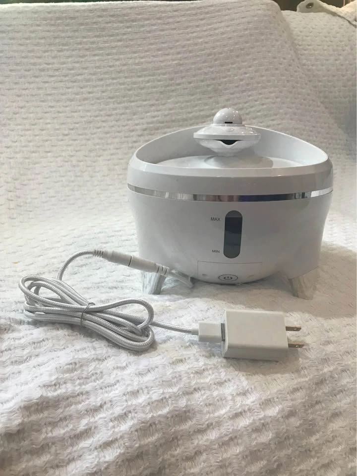 Brand new cat water fountain - photo 2
