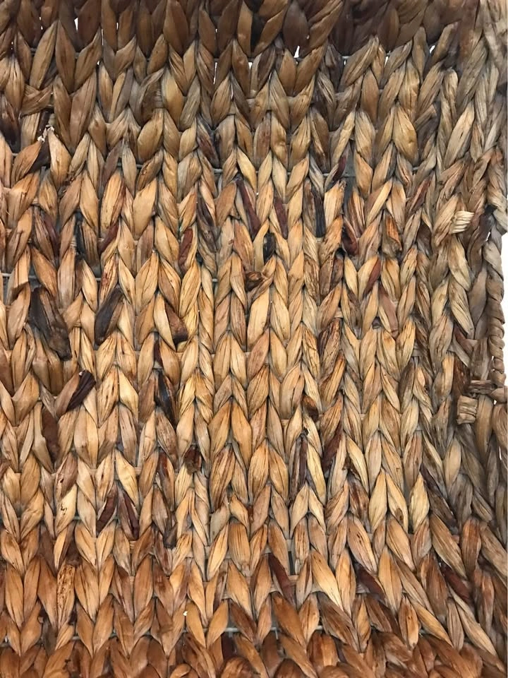 Woven seagrass basket - photo 3
