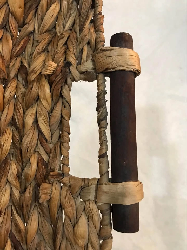 Woven seagrass basket - photo 4