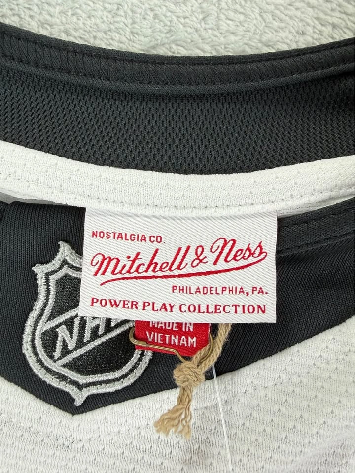 Mitchell & Ness NWT Men's Sz Large Austin Matthews 2019 NHL All- - photo 2