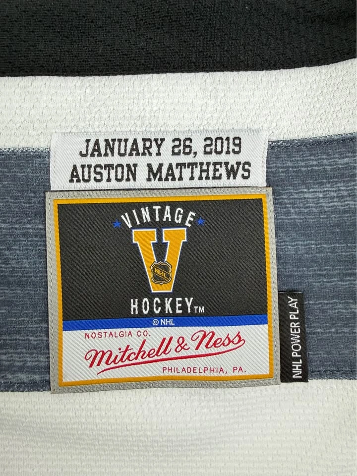 Mitchell & Ness NWT Men's Sz Large Austin Matthews 2019 NHL All- - photo 4