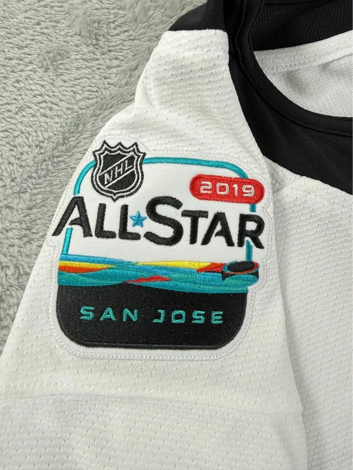Mitchell & Ness NWT Men's Sz Large Austin Matthews 2019 NHL All- - photo 5