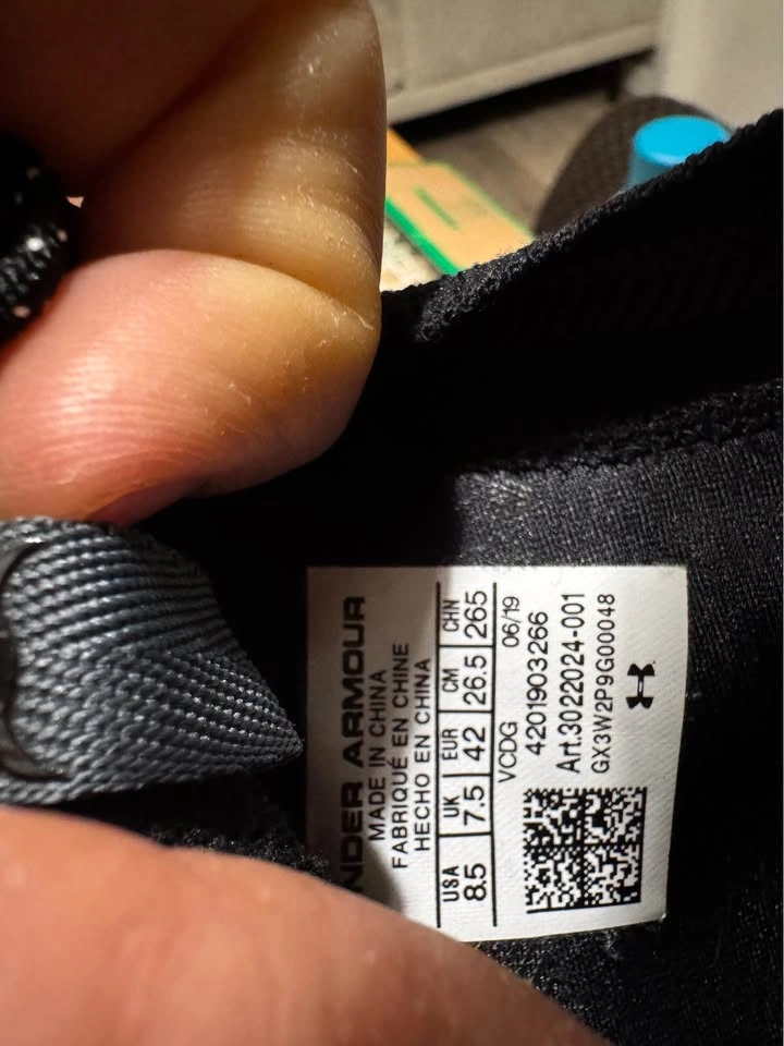 Under Armour Sneakers US 9 - photo 3