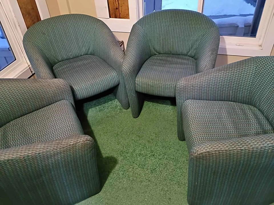Set of four chairs and a mat