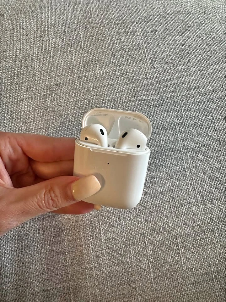 Apple AirPods