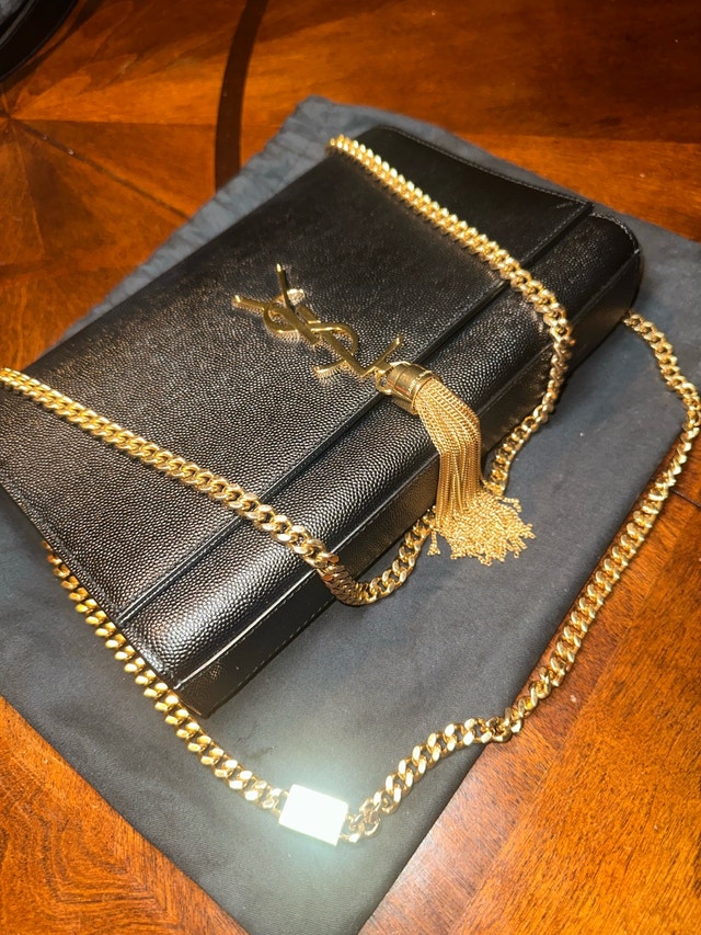 KATE MEDIUM TASSEL IN GRAIN DE POUDRE EMBOSSED LEATHER