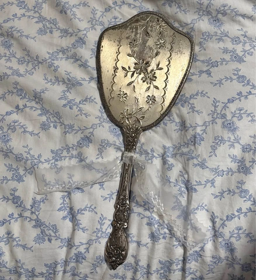 Vintage/Antique handheld mirror