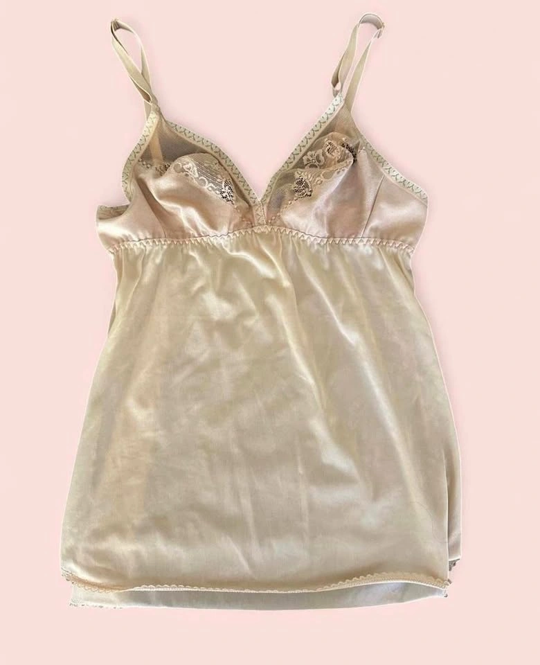 Vintage Lace Cream Cami!🌷💗🤍