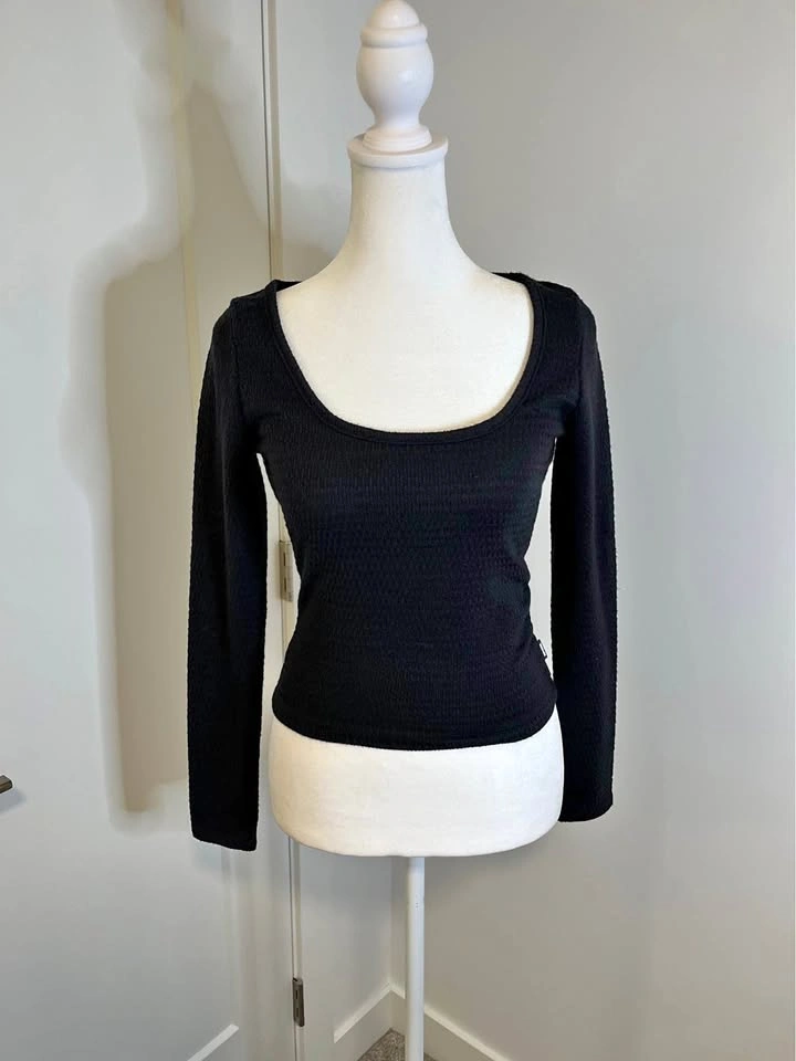 RIPCURL Black Textured Long Sleeve Top - Size S