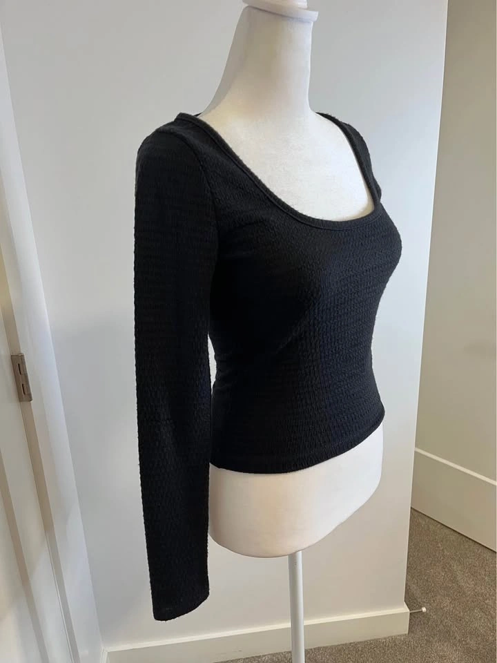 RIPCURL Black Textured Long Sleeve Top - Size S - photo 4