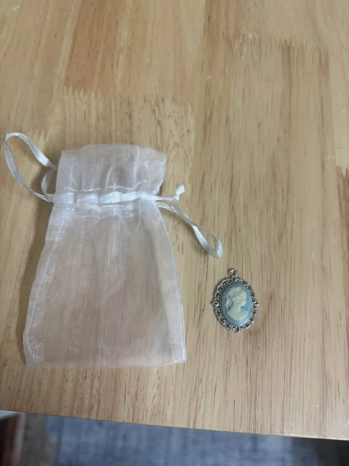 Vintage 1960’s Blue Cameo - photo 2