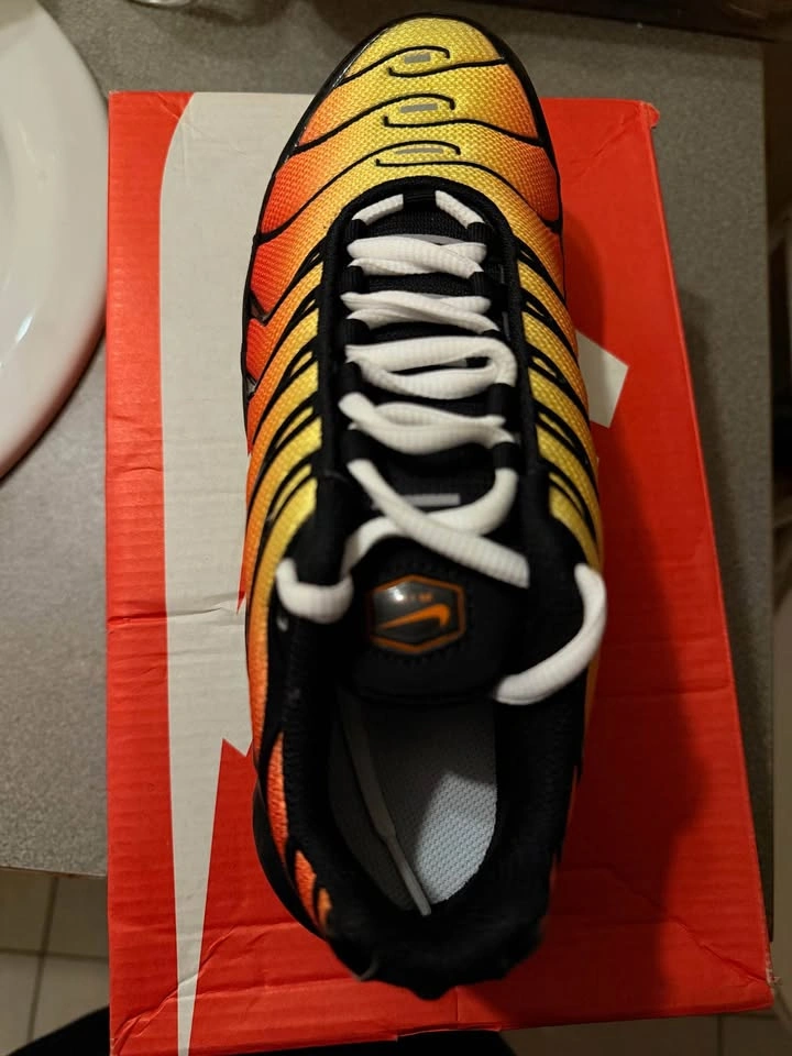 Nike Air Max Plus 5.5y/7W - photo 2