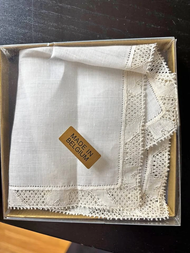 ANTIQUE Lace