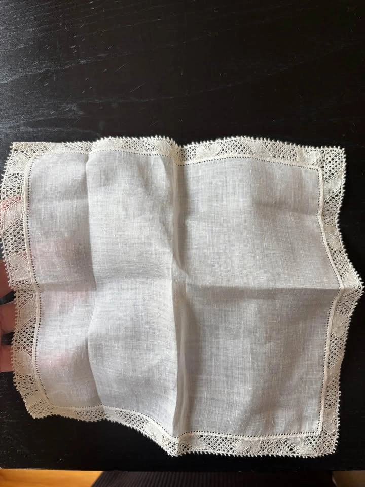 ANTIQUE Lace - photo 3