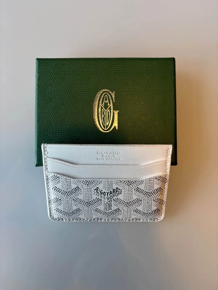 White Goyard Wallet - photo 2