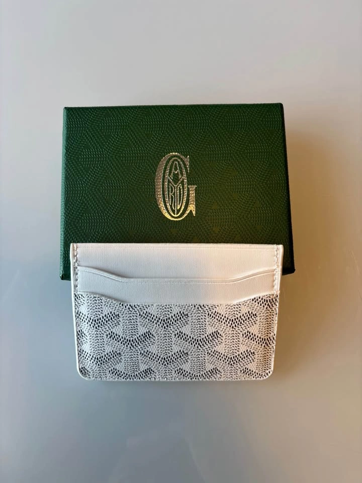 White Goyard Wallet - photo 3