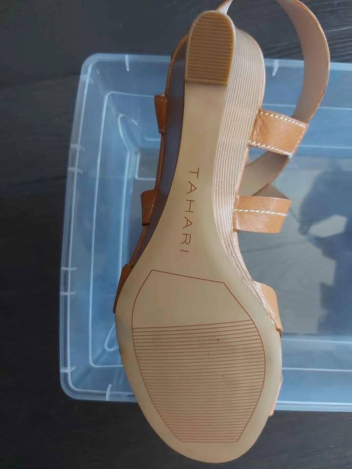Women sandals on a platform. - photo 3
