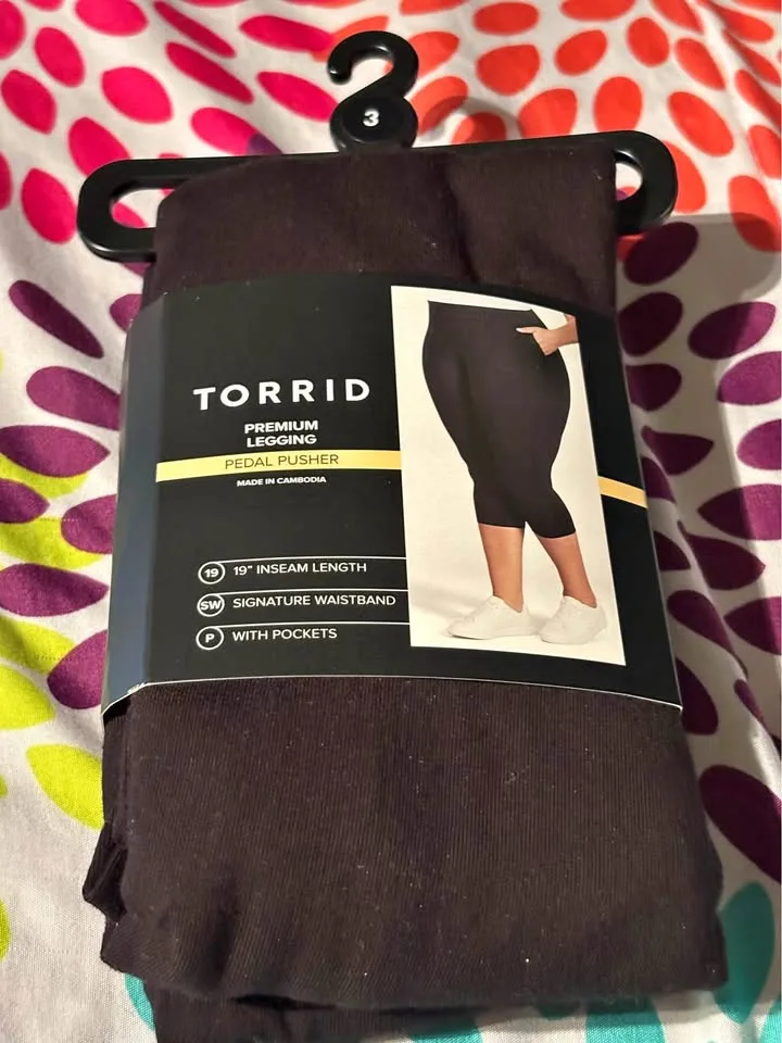 Torrid Black 3x pedal pushers thumbnail