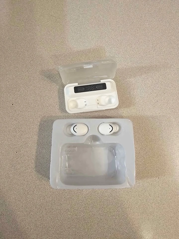 White Wireless Earbuds with Power Bank