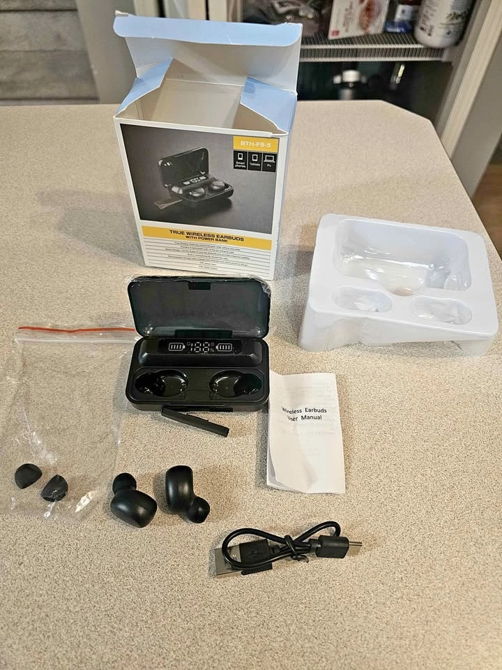 Wireless Earbuds with Power Bank Charging Case - photo 3