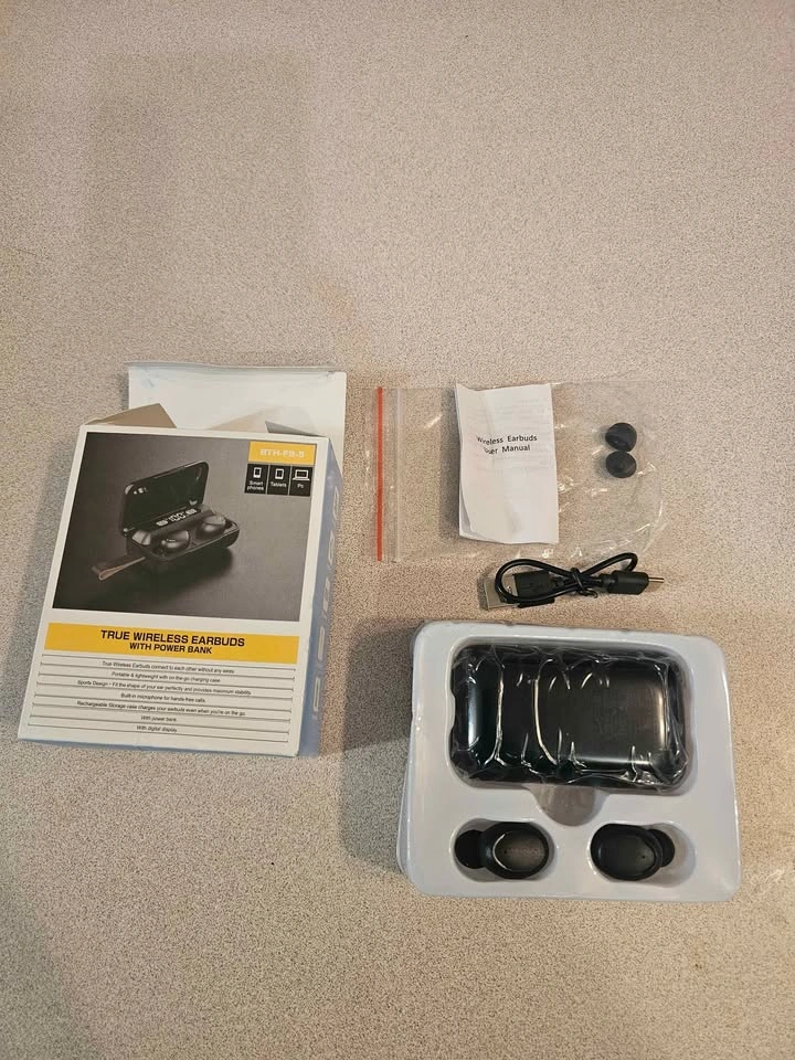 Wireless Earbuds with Power Bank Charging Case - photo 4